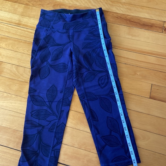 Free when you buy any item! Reitmans Hyba Cropped XXS Leggings - Picture 4 of 5